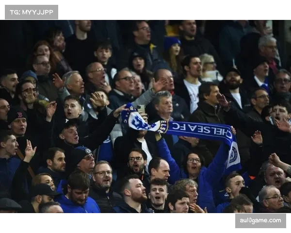 “切尔西客场球迷高唱抗压之歌，佩德罗世界波回应”